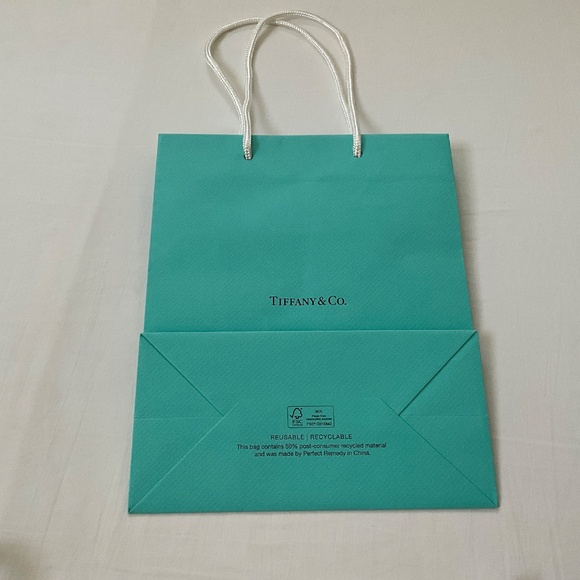 TIFFANY & CO. Lot of 3 Shopping Bags & 4 Ribbons - Picture 3 of 13